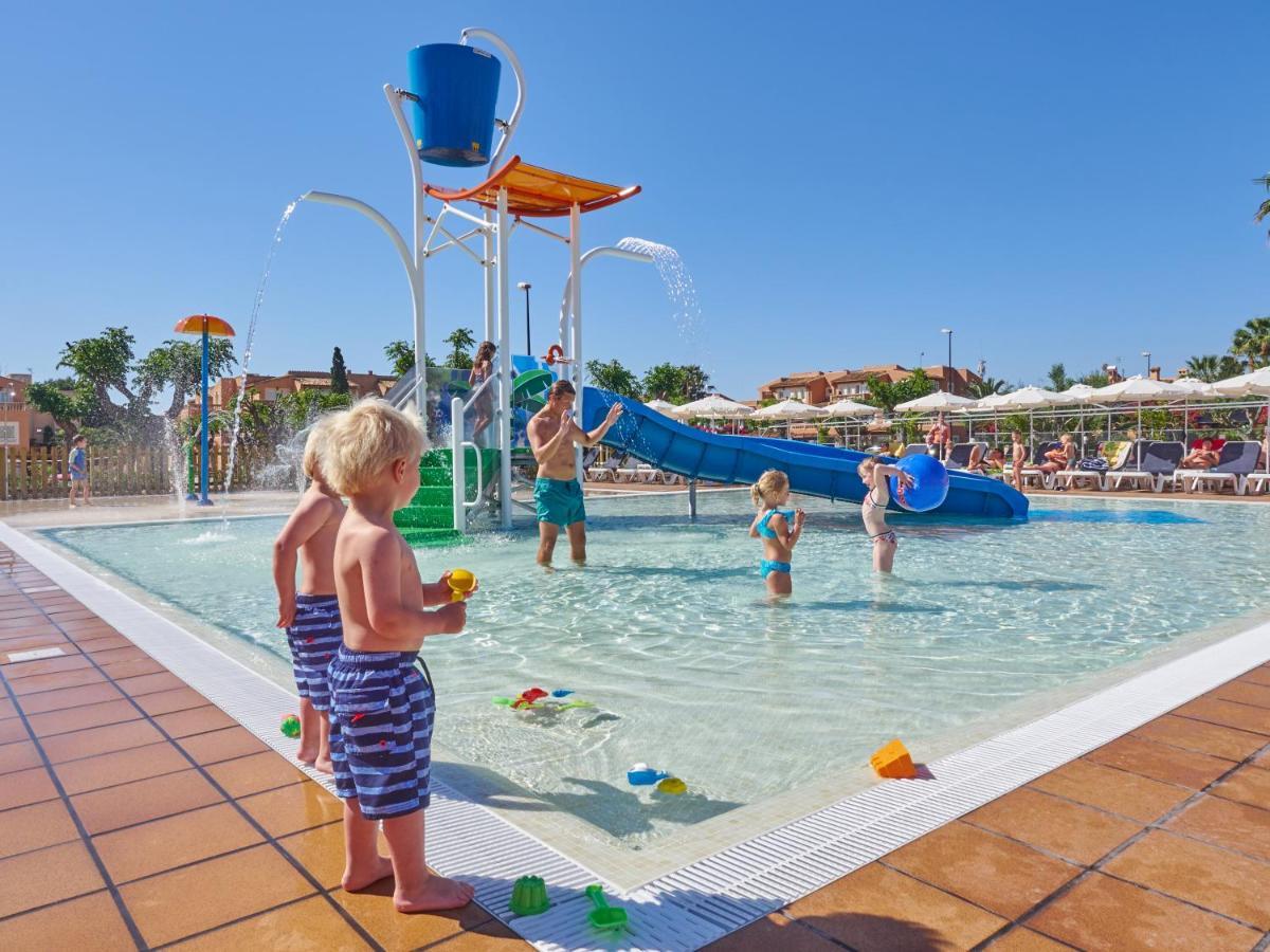 Aparthotel Ciudad Laurel Кала Милор Екстериор снимка
