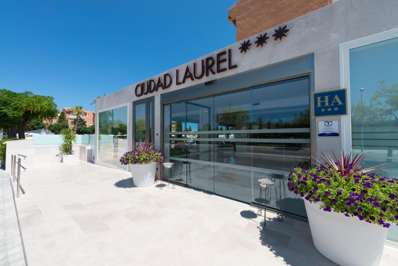 Aparthotel Ciudad Laurel Кала Милор Екстериор снимка