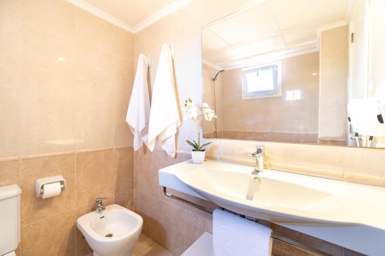 Aparthotel Ciudad Laurel Кала Милор Екстериор снимка