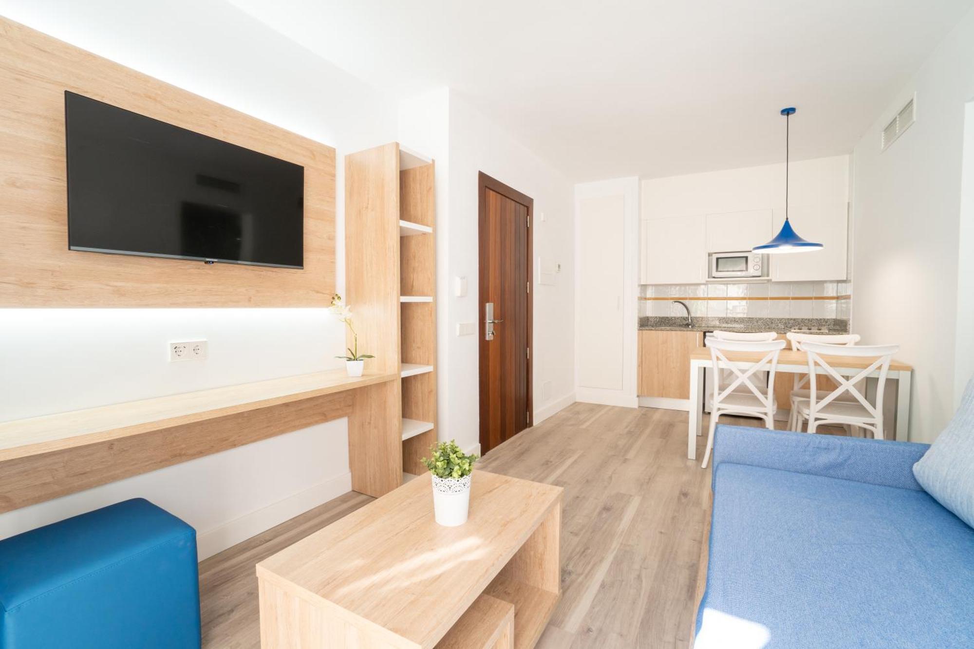 Aparthotel Ciudad Laurel Кала Милор Екстериор снимка