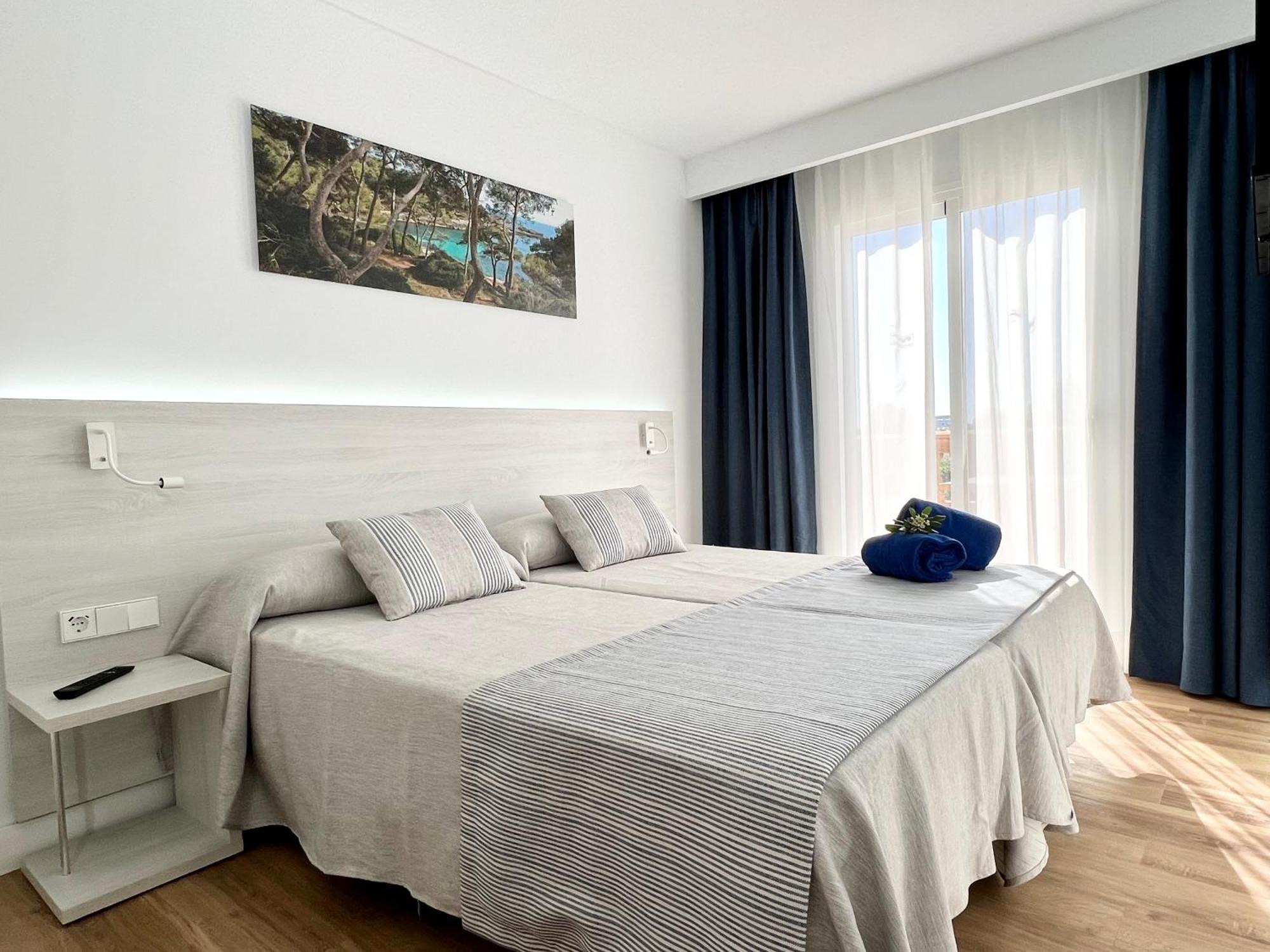Aparthotel Ciudad Laurel Кала Милор Екстериор снимка