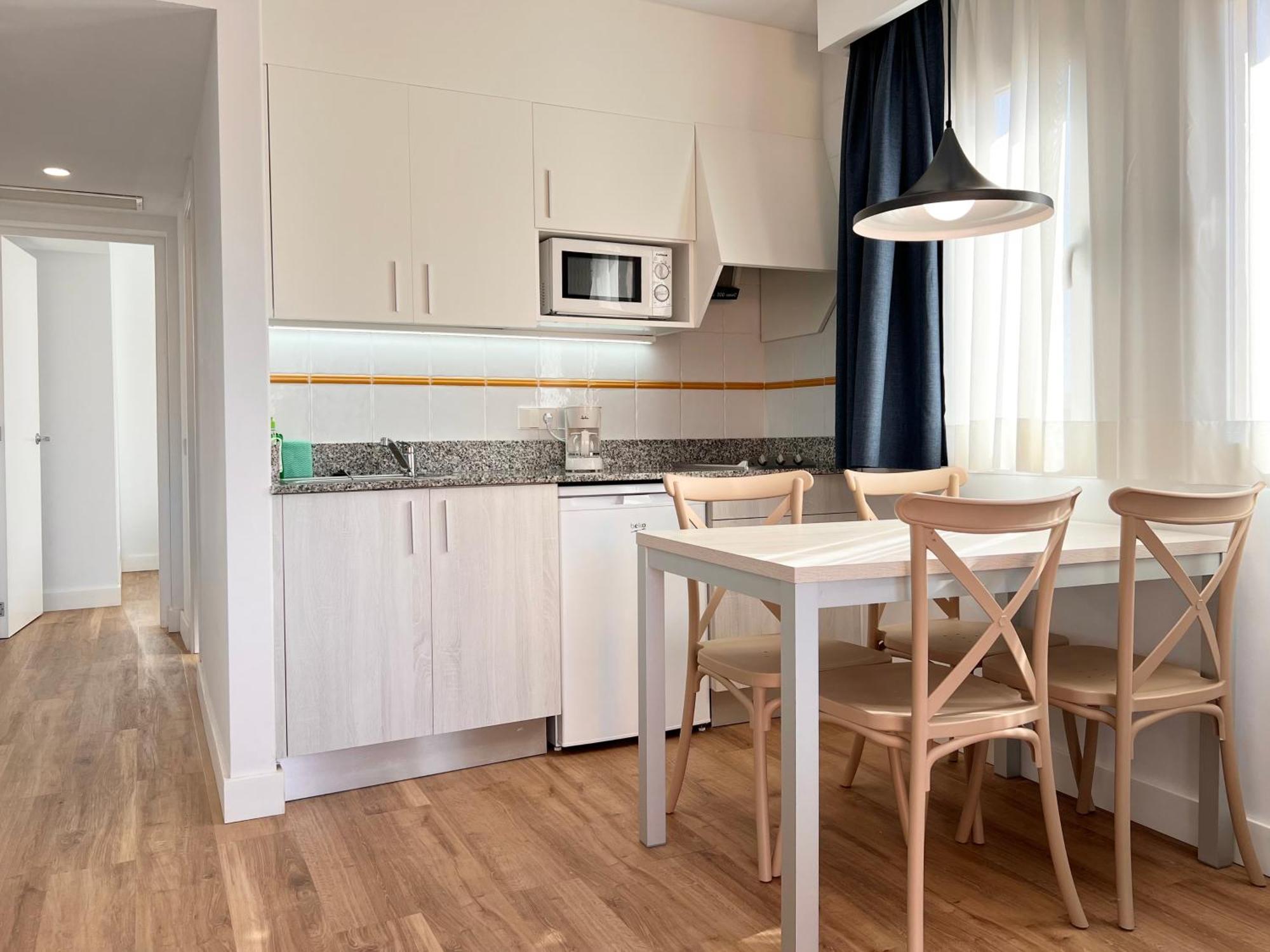 Aparthotel Ciudad Laurel Кала Милор Екстериор снимка